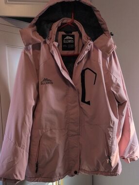 Women’s NWOT Light Pink Ski Jacket with Hood